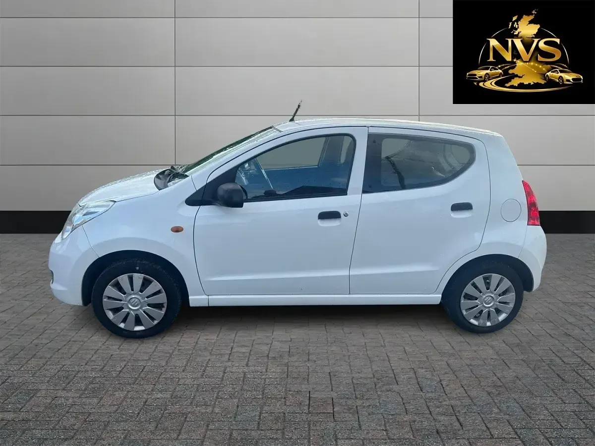 Used Suzuki Alto 68 HP (50 kW) 2013 White Hatchback