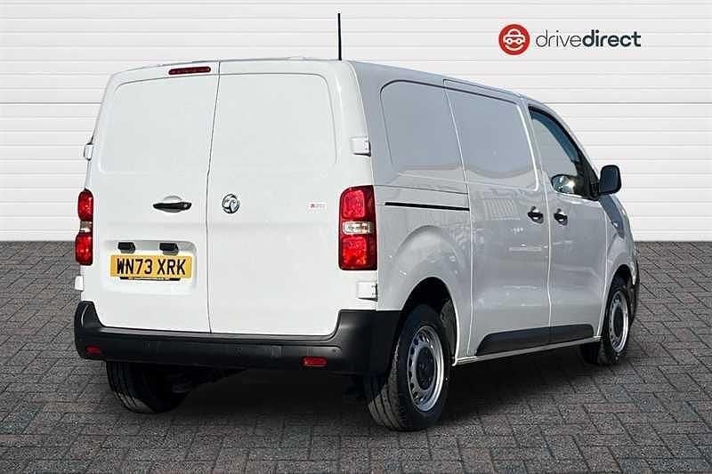 Used Vauxhall Vivaro S 100 HP (73 kW) 2023 White MPV