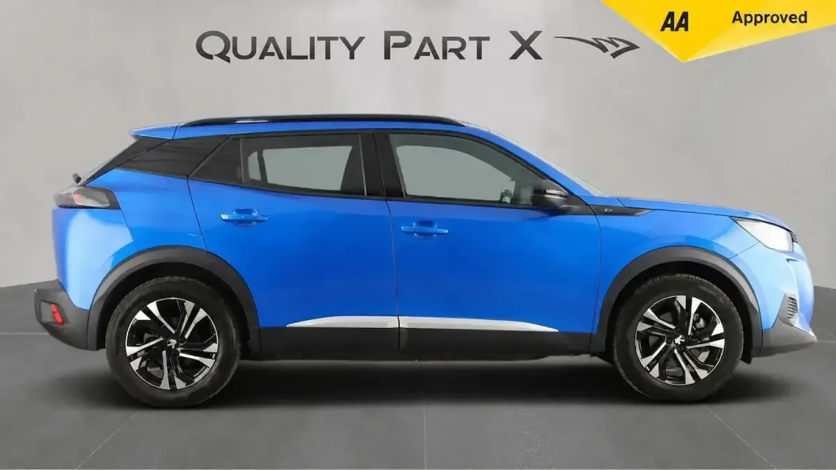 Used Peugeot e-2008 Allure+ 100 kW (136 HP) 2023 Blue SUV