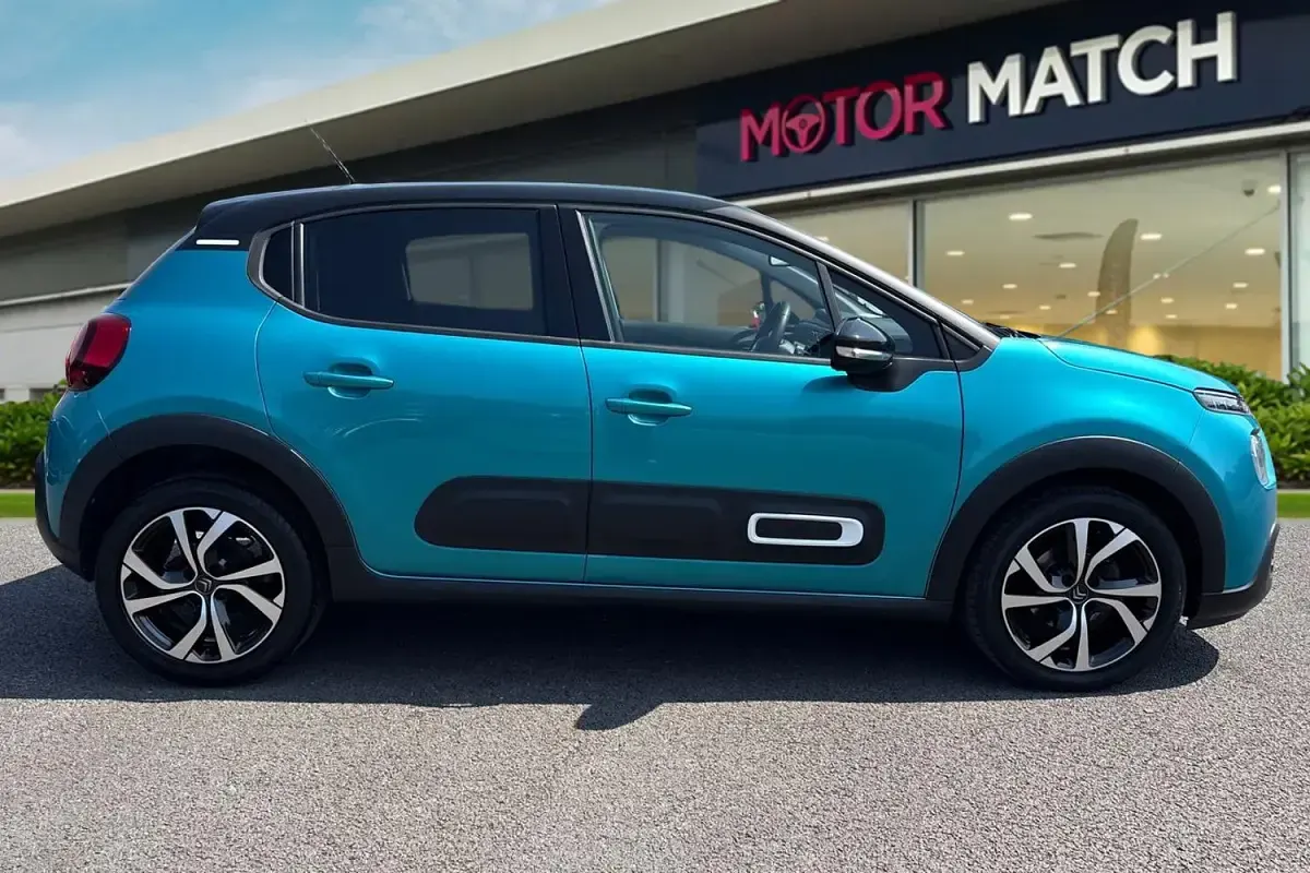 Used Citroën C3 Shine 102 HP (75 kW) 2022 Blue Hatchback
