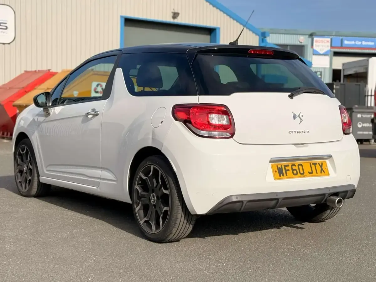 Usado Citroën DS3 110 HP (80 kW) 2010 Branco Citadino