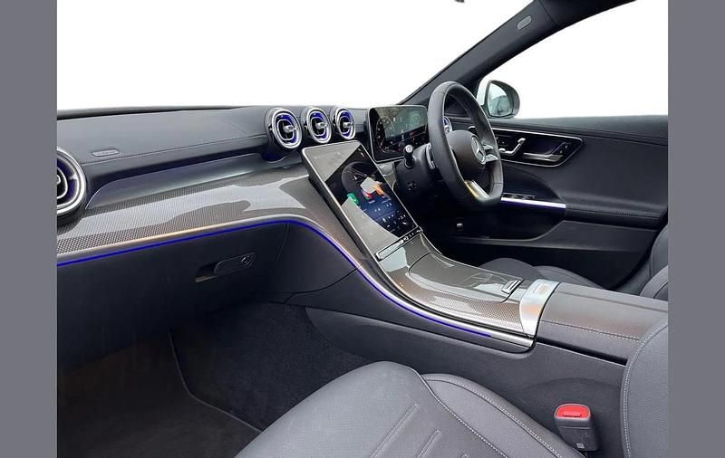Usado Mercedes C200 AMG line 200 HP (147 kW) 2025 Branco Sedan