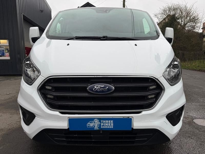 Used Ford Transit Custom Limited 130 HP (95 kW) 2022 White Van