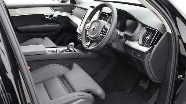 Used Volvo XC90 Core 250 HP (183 kW) 2025 SUV