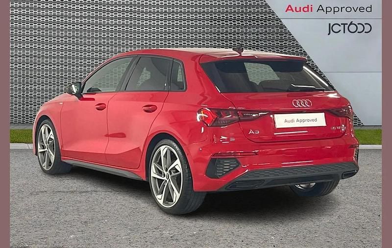 Used Audi A3 Comfort 147 HP (108 kW) 2020 Red Hatchback