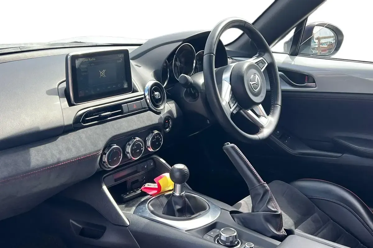 Used Mazda MX5 Edition 160 HP (117 kW) 2016 Silver Cabriolet