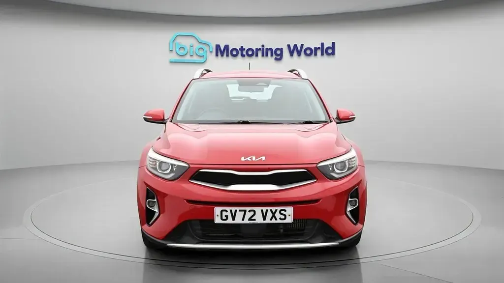 Usado Kia Stonic 99 CV (72 kW) 2023 Rojo SUV