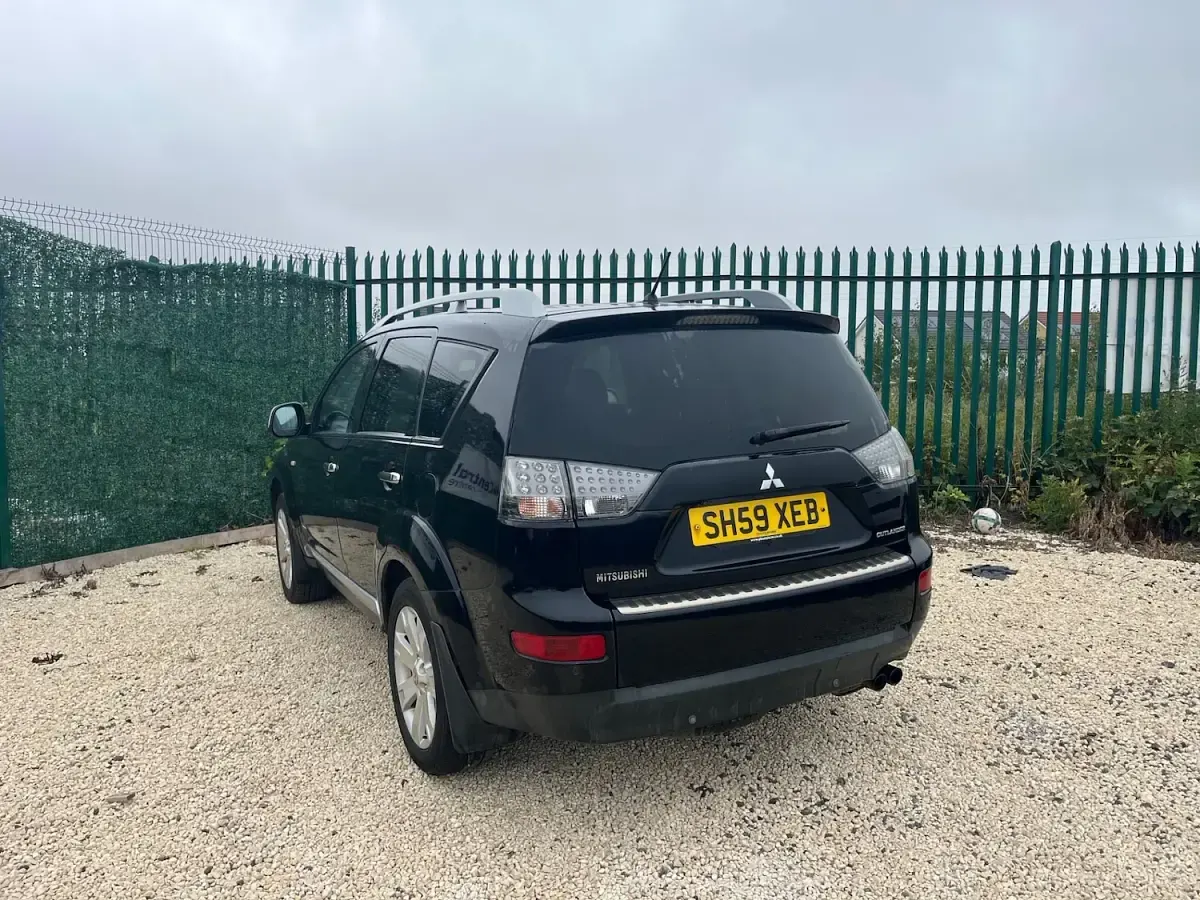 Used Mitsubishi Outlander 156 HP (114 kW) 2009 Black SUV