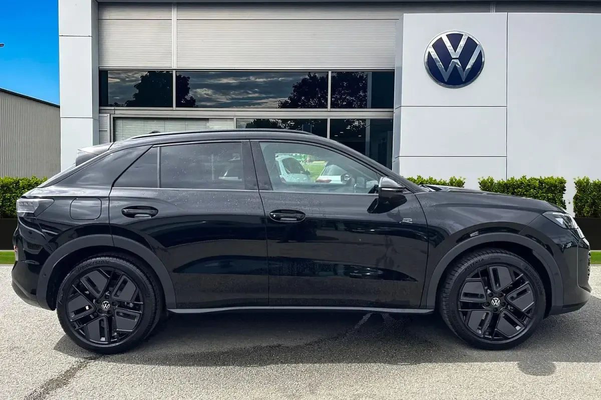 New VW T-Roc R-line 2026 Black SUV
