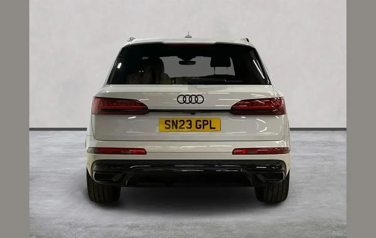 Used Audi Q7 Black Edition 286 HP (210 kW) 2023 White SUV