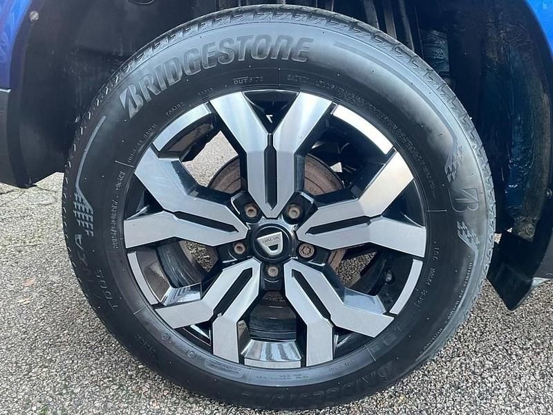 Used Dacia Duster Prestige 115 HP (84 kW) 2022 Blue Hatchback