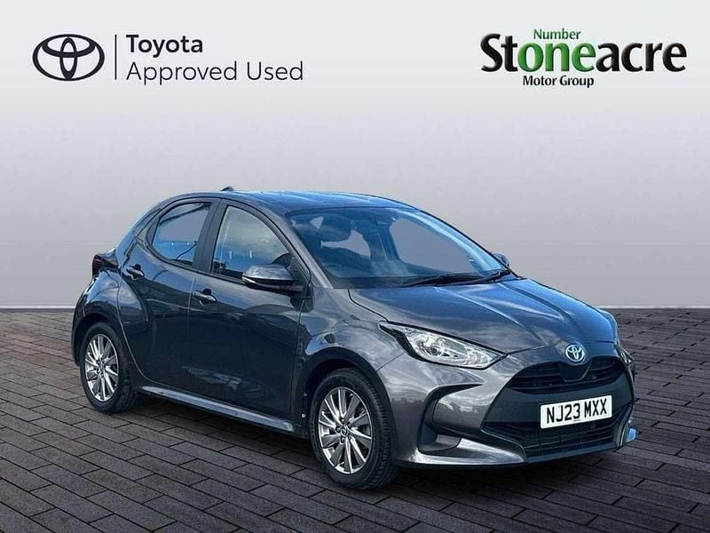Grey Used 2023 Toyota Yaris Hybrid Hatchback | £17,500 (Fair price) - Image 1/2