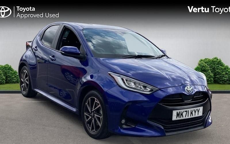 Used 2024 Toyota Yaris Hybrid Design Hatchback | £15,834 (Super price) - Image 1/4