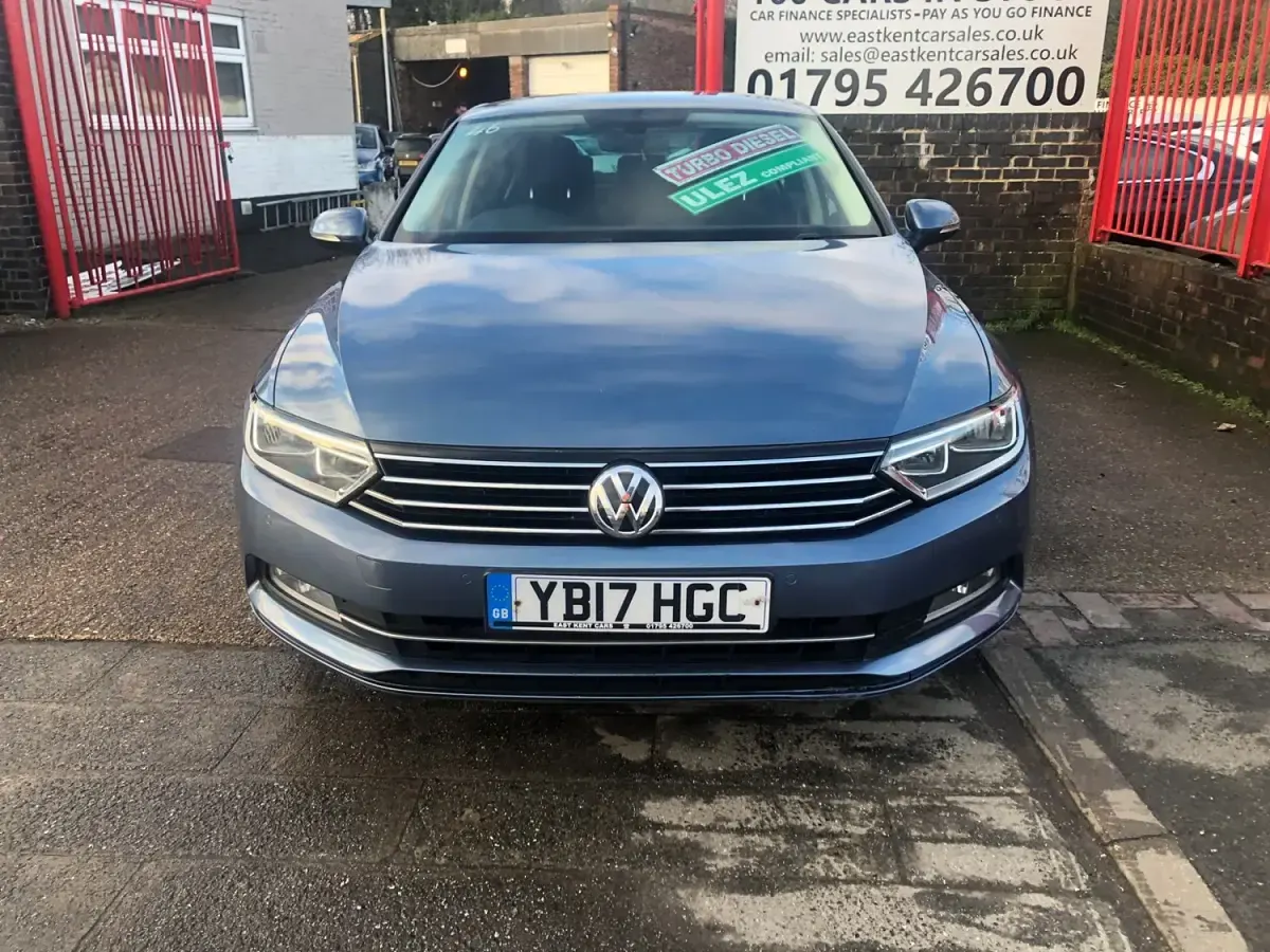 Usado VW Passat Business 150 HP (110 kW) 2017 Azul Sedan