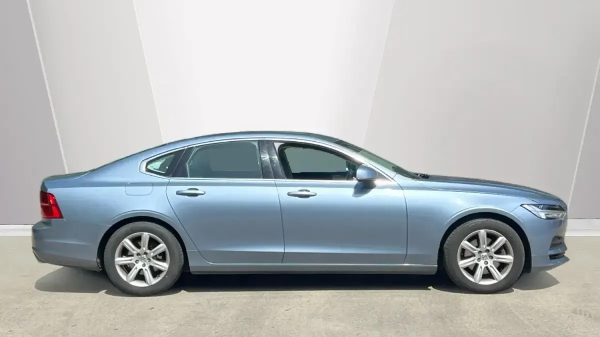 Used Volvo S90 Momentum 190 HP (139 kW) 2016 Blue Sedan