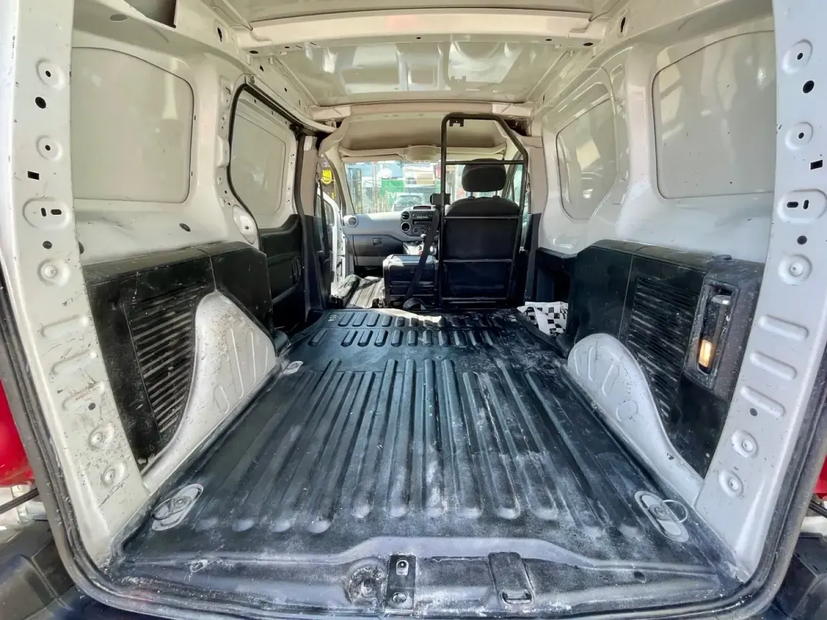 Usado Citroën Berlingo 75 CV (55 kW) 2011 Blanco Monovolumen