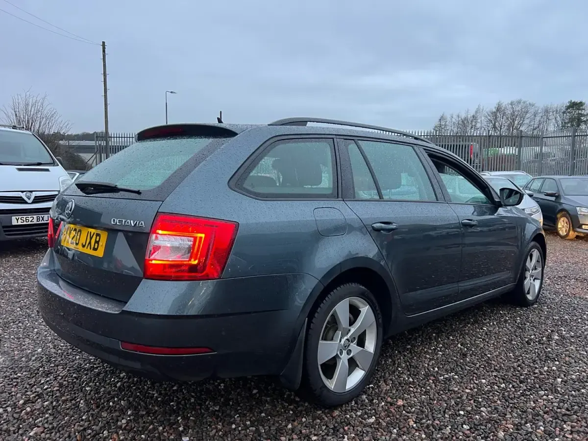 Second-hand Skoda Octavia Drive 150 CP (110 kW) 2020 Gri Break