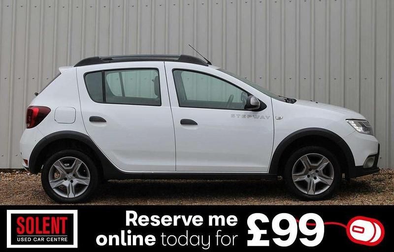 Used Dacia Sandero Comfort 90 HP (66 kW) 2018 White SUV