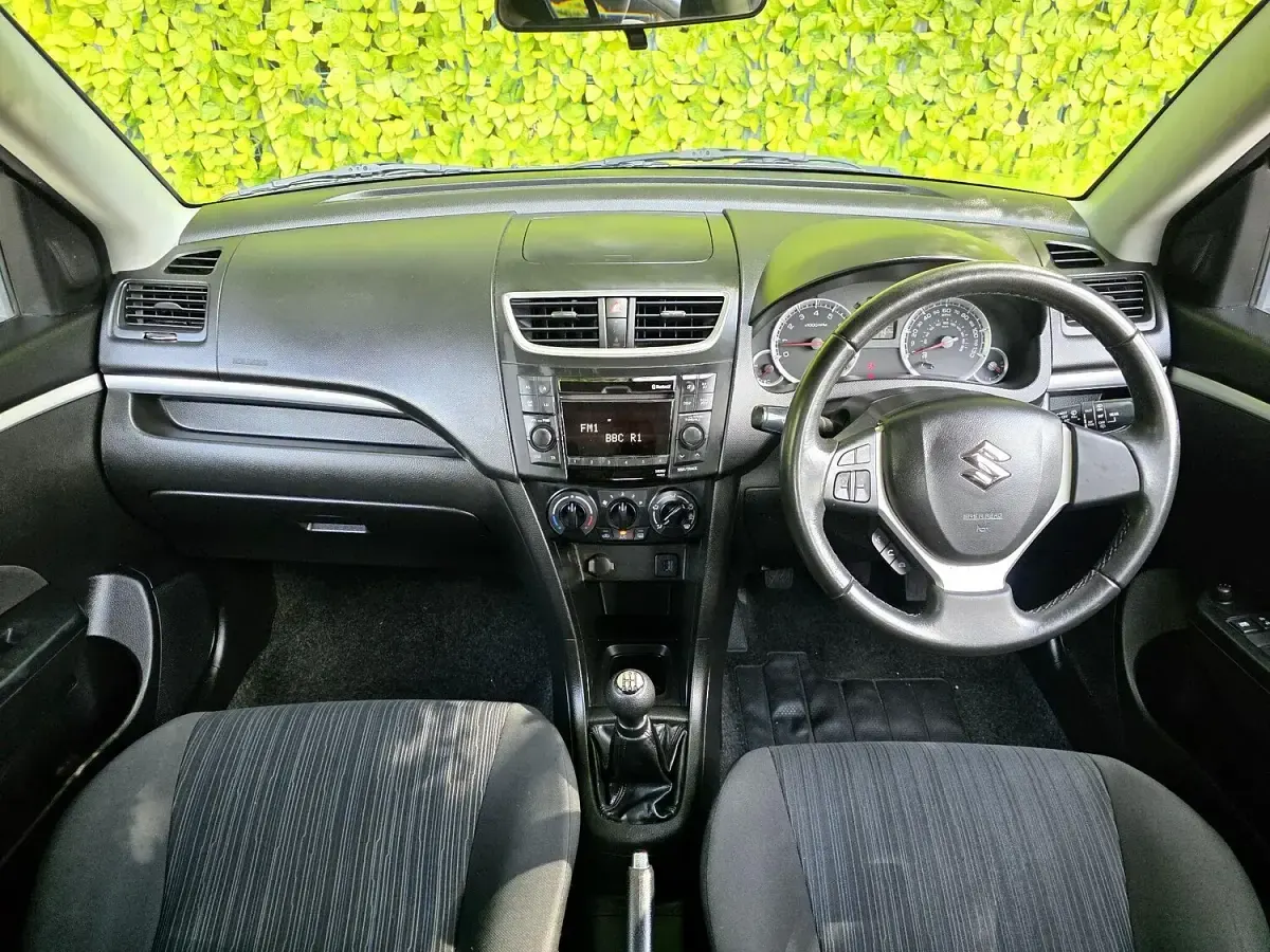 Used Suzuki Swift SZ3 94 HP (69 kW) 2015 Grey Hatchback