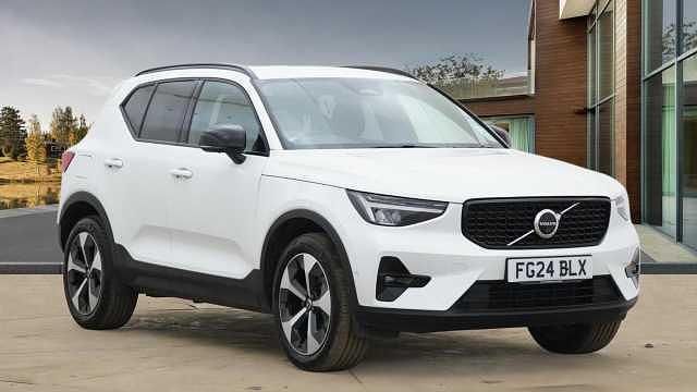 White Used 2024 Volvo XC40 Plus SUV | £30,490 (Fair price) - Image 1/4
