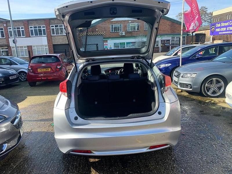 Used Honda Civic ES 120 HP (88 kW) 2013 Silver Hatchback