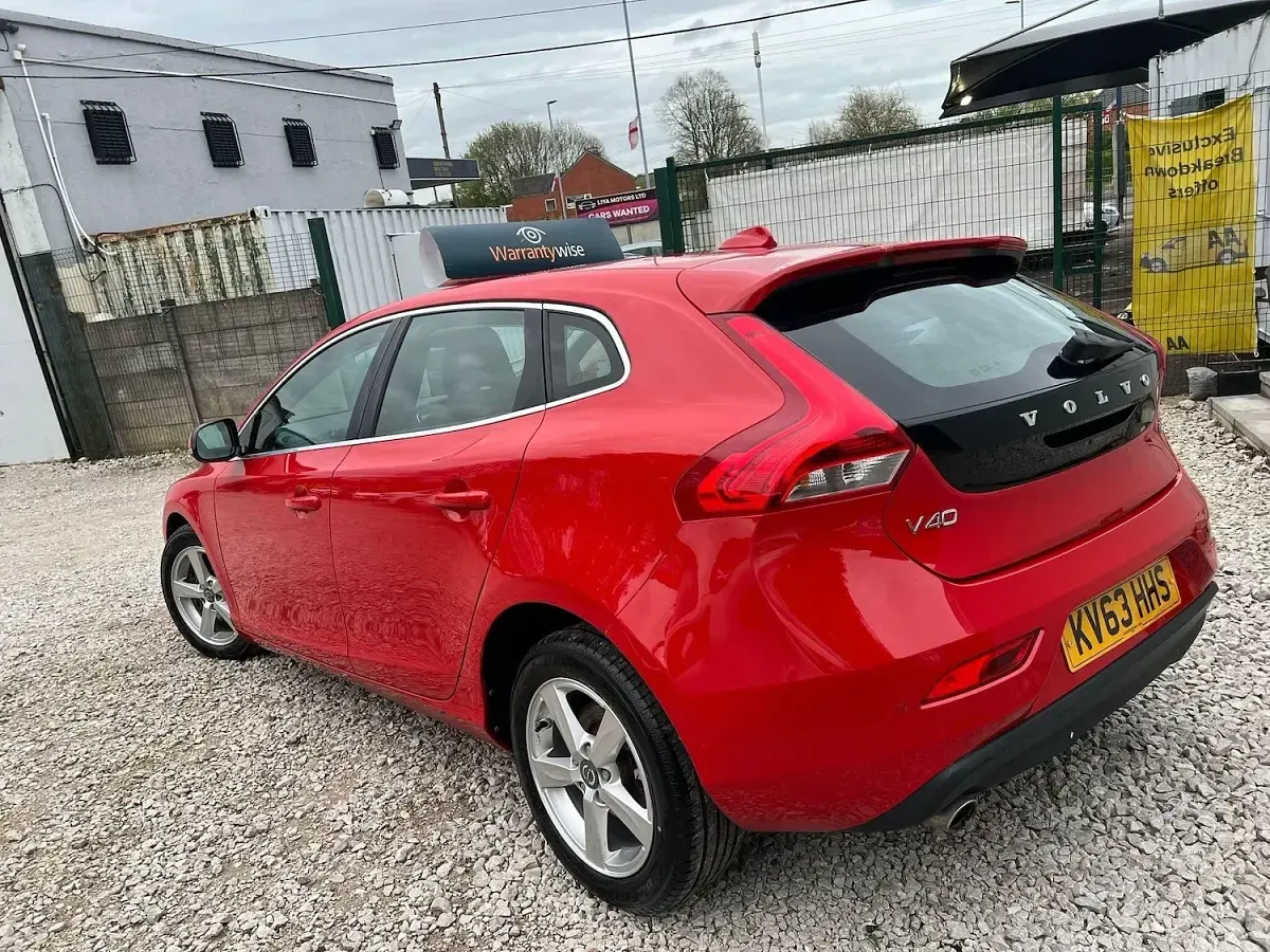 Used Volvo V40 SE 2013 Red Hatchback