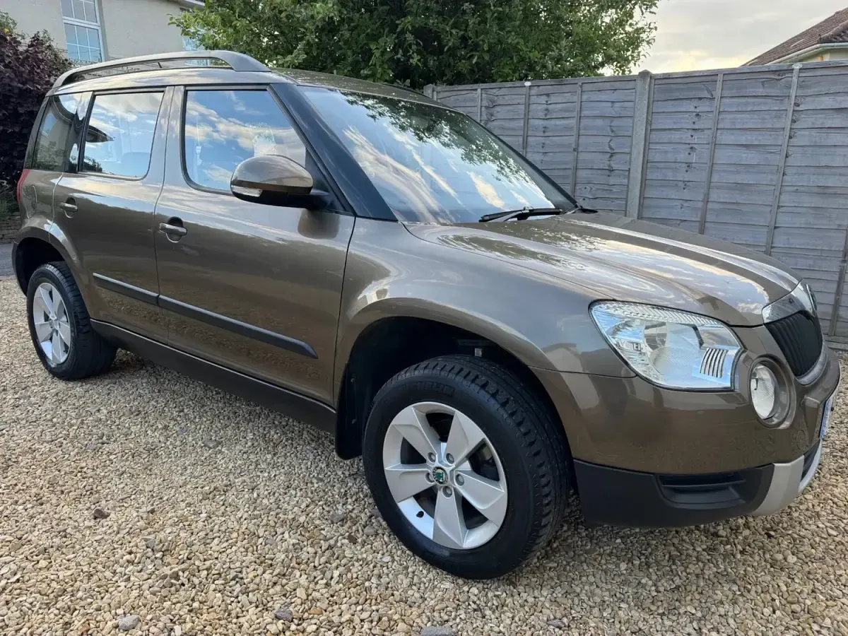 Używany Skoda Yeti 105 KM (77 kW) 2011 Brązowy SUV