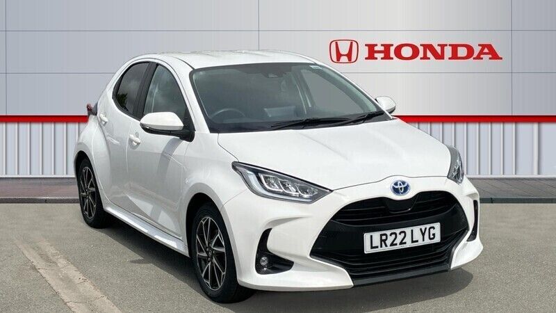 Used 2022 Toyota Yaris Hybrid Design Hatchback | £16,413 (Fair price) - Image 1/4
