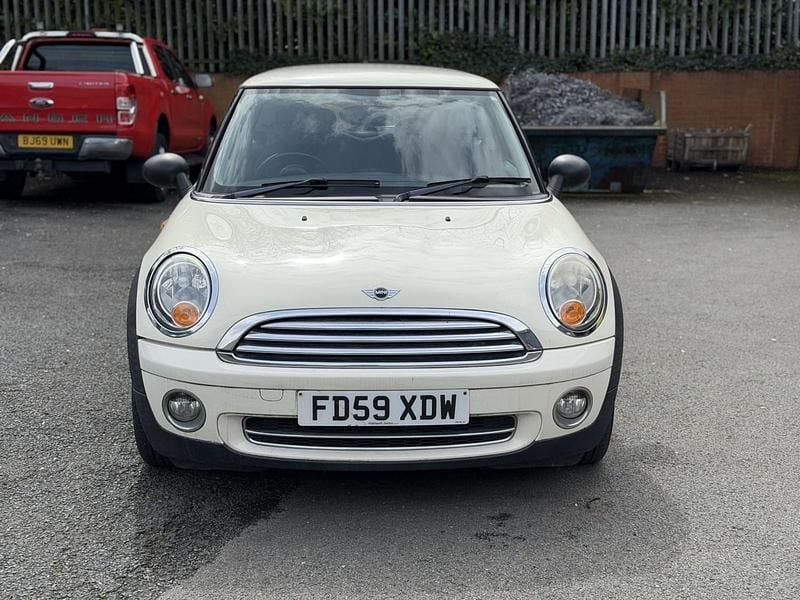Used Mini ONE Hatch 95 HP (69 kW) 2010 White Hatchback