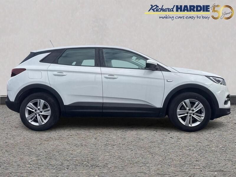White Used 2020 Vauxhall Grandland X S SUV | £12,599 (Good price) - Image 1/3