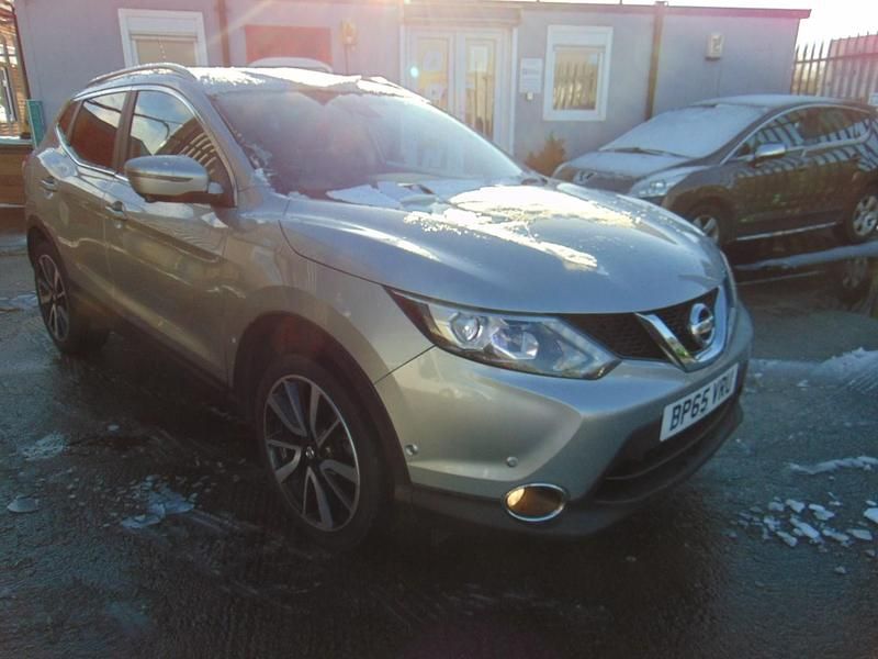 Silver Used 2016 Nissan Qashqai Tekna SUV | £5,995 (Fair price) - Image 1/4