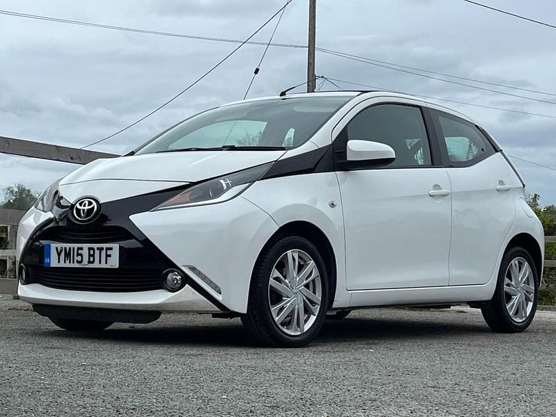 Usado Toyota Aygo x-press 2015 Branco Citadino