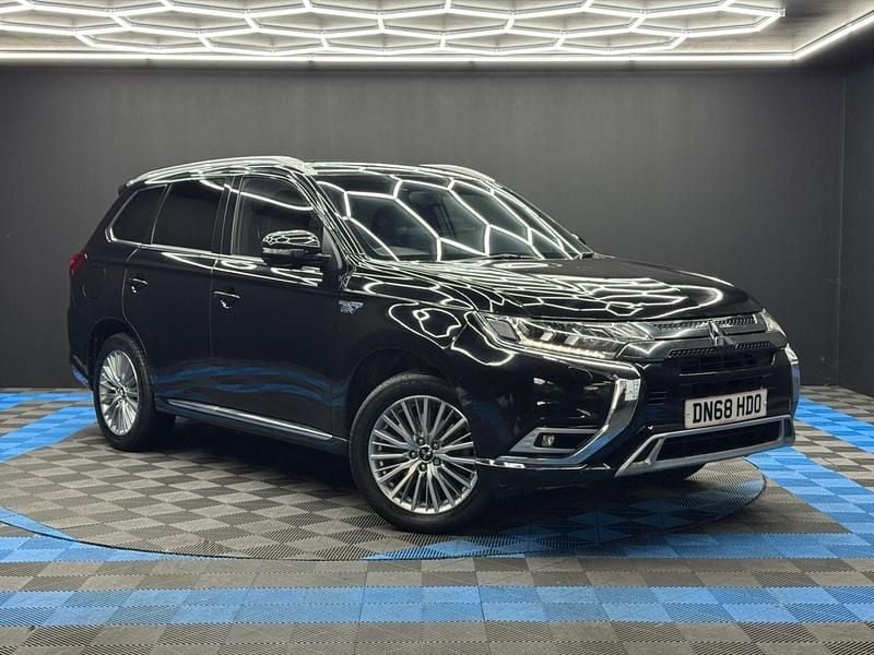 Black Used 2018 Mitsubishi Outlander P-HEV Estate | £10,990 (Fair price) - Image 1/4