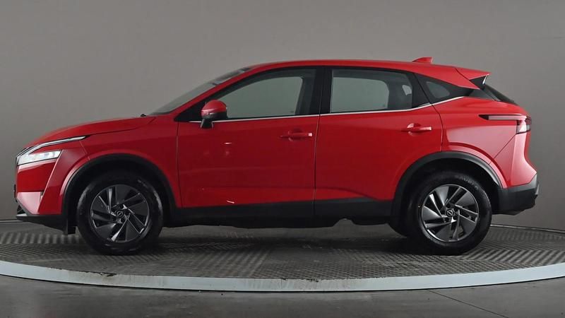 Used Nissan Qashqai Acenta Premium 158 HP (116 kW) 2022 Red SUV