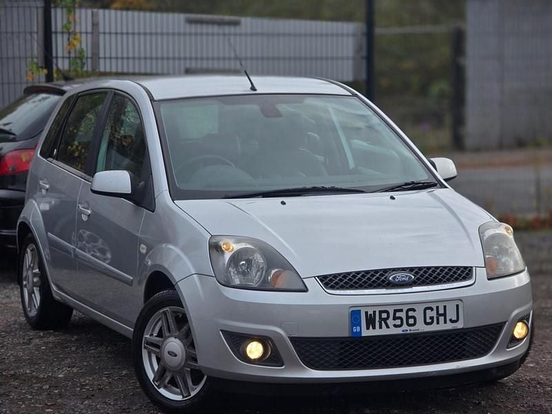 Silver Used 2006 Ford Fiesta Ghia Hatchback | £1,195 (Super price) - Image 1/4