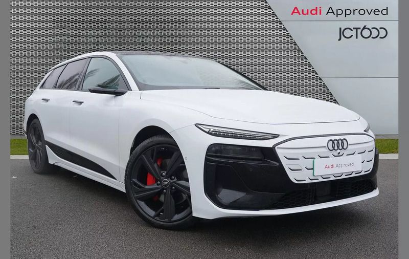 White Used 2025 Audi e-tron Performance SUV | £65,000 - Image 1/4