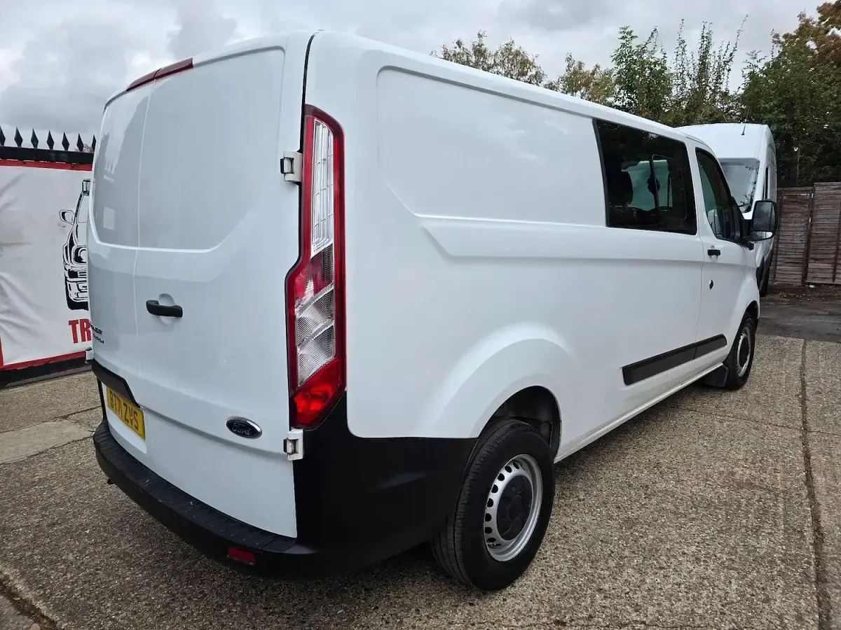 Used Ford Transit Custom 130 HP (95 kW) 2022 White Van