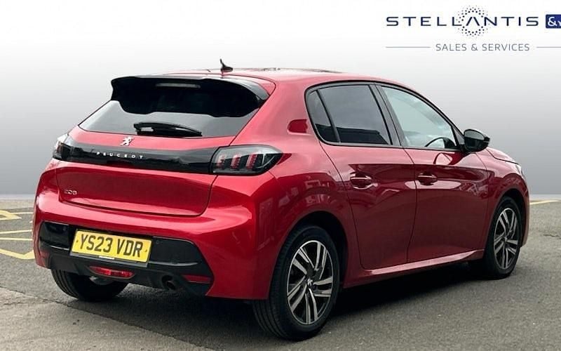 Used Peugeot 208 Allure+ 102 HP (75 kW) 2023 Red Hatchback