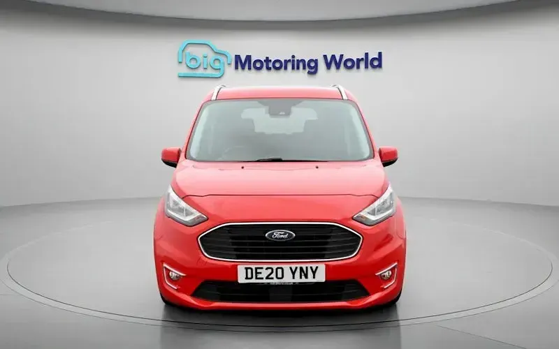 Usado Ford Tourneo Titanium 120 CV (88 kW) 2021 Familiar