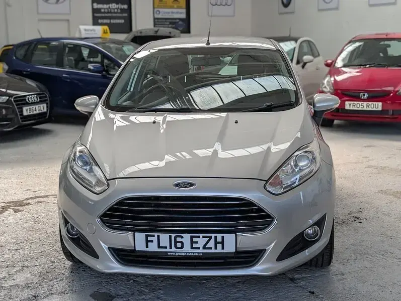 Used Ford Fiesta Zetec 82 HP (60 kW) 2016 Silver Hatchback