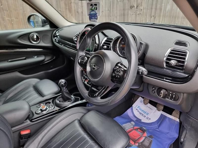 Used Mini Cooper Clubman Exclusive 136 HP (100 kW) 2019 Black Estate