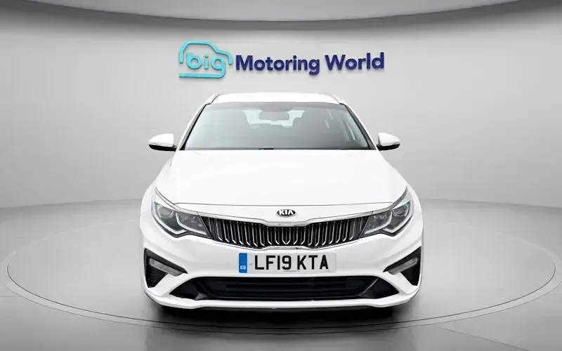 Used Kia Optima 136 HP (100 kW) 2019 White Estate