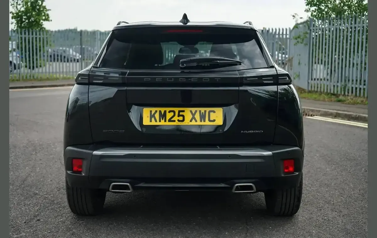 Second-hand Peugeot 2008 Allure 135 CP (99 kW) 2025 Negru SUV