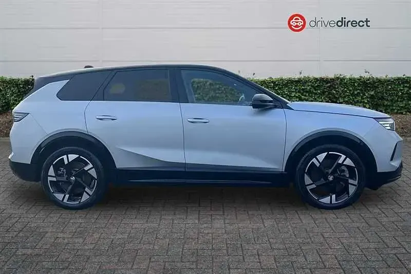 Used Vauxhall Grandland Ultimate 156 kW (213 HP) 2025 Grey SUV