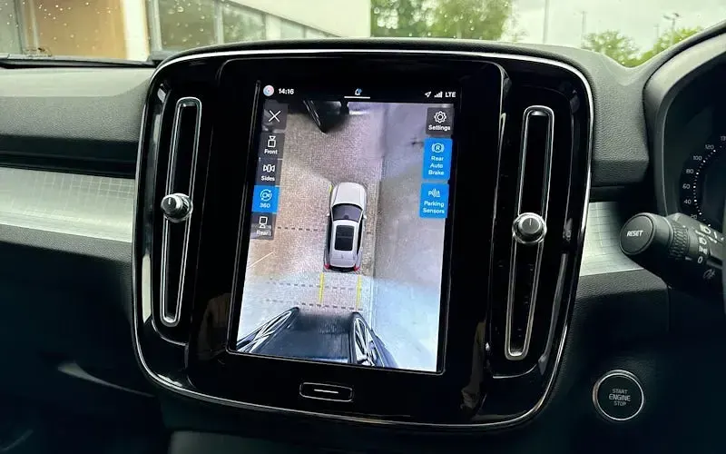 Used Volvo XC40 Plus 163 HP (119 kW) 2026 SUV