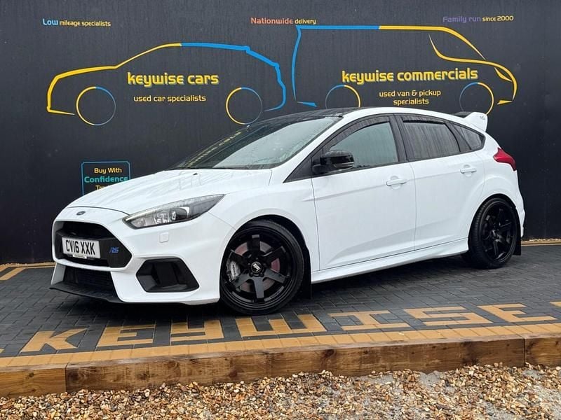 White Used 2016 Ford Focus RS Hatchback | £26,490 (A bit pricey) - Image 1/4