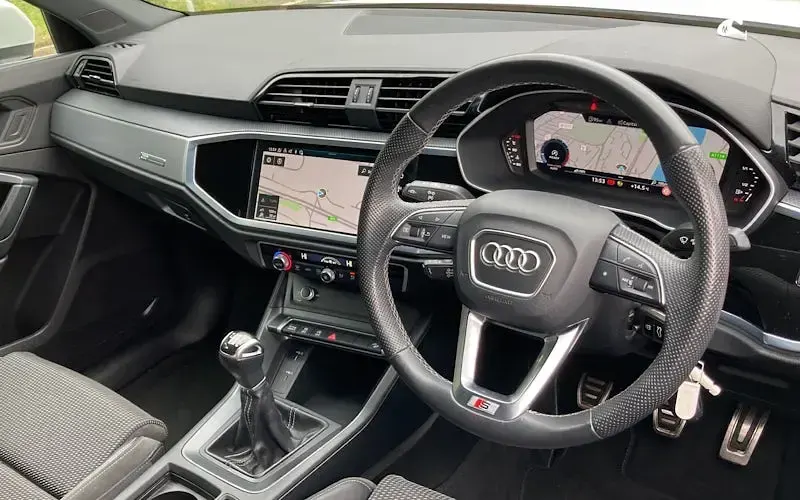 Used Audi Q3 S-Line 150 HP (110 kW) 2022 White SUV