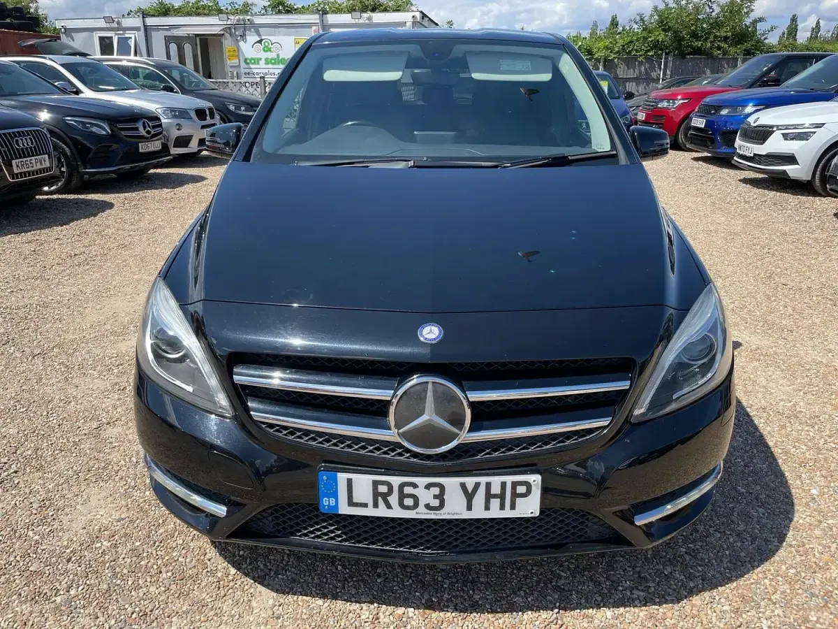 Used Mercedes B180 2013 Black Hatchback