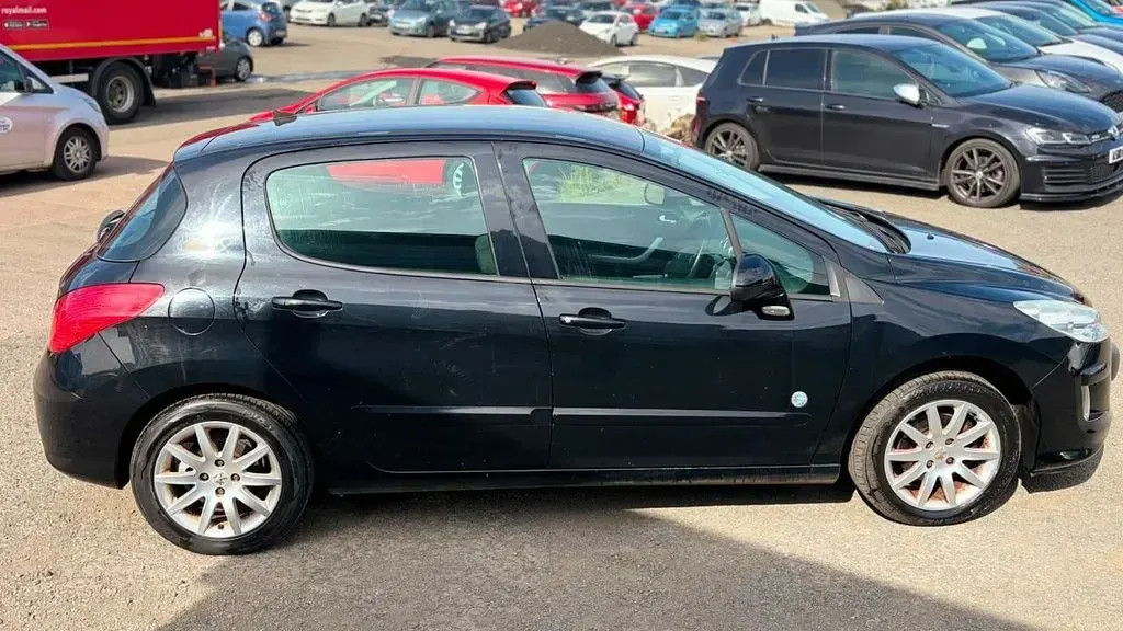 Used Peugeot 308 Envy 120 HP (88 kW) 2011 Black Hatchback