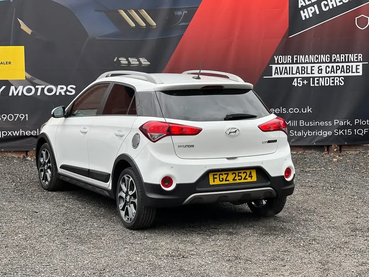 Used Hyundai i20 Active 2017 White Hatchback